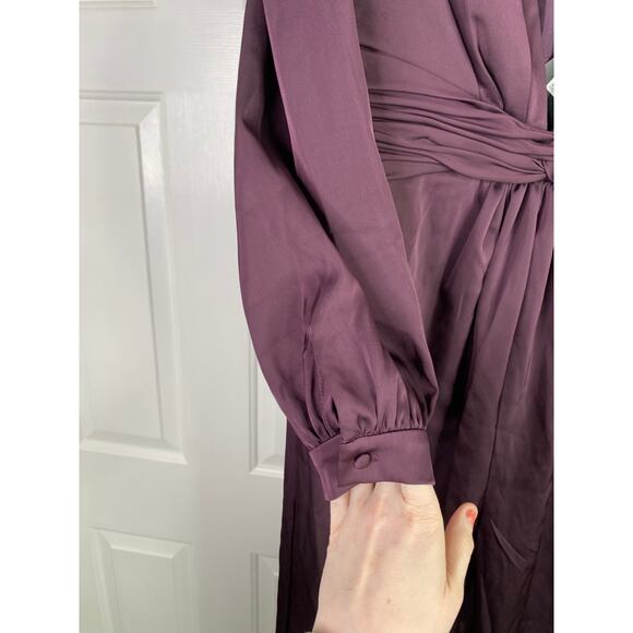 NWT Mac Duggal FRONT TWIST PUFF SLEEVE DEEP V JUMPSUIT, Size 12, Plum, #2647 - Picture 6 of 8